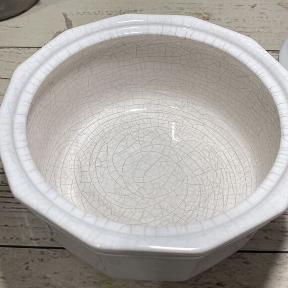 Pfaltzgraff Heritage White Ironstone Covered Casserole Serving Bowl - Picture 3 of 8